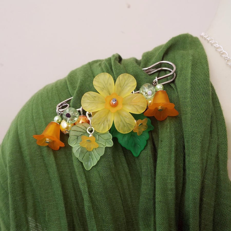 Lucite Daffodil Brooch, Glass Bead & Flower Shawl Pin, Cloak Fastener, Corsage