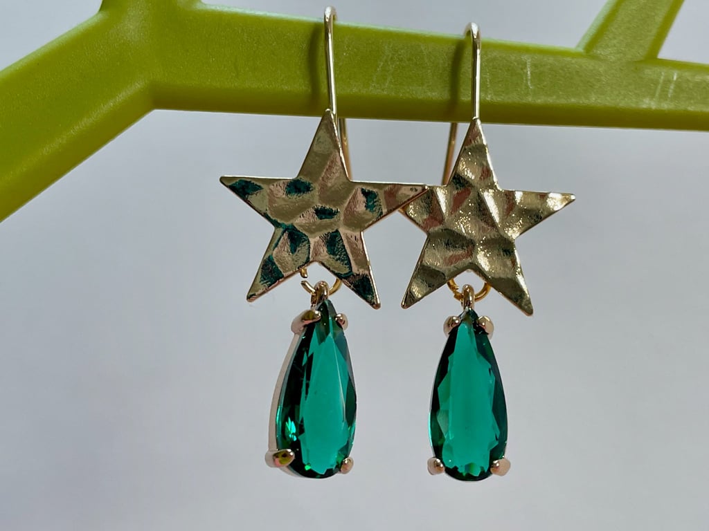 Star crystal drop earrings Emerald green glass beautiful retro
