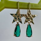 Star crystal drop earrings Emerald green glass beautiful retro