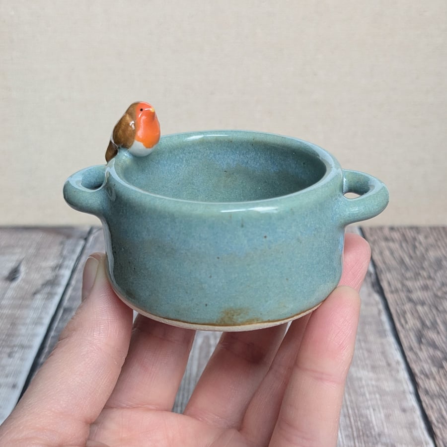 Small ceramic tealight holder with mini robin