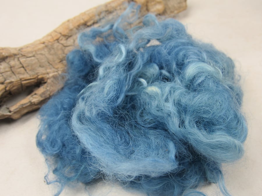 10g Naturally Dyed Indigo Mix Masham Felting Wool