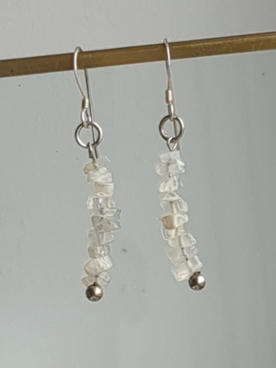 Quartz dangle earrings 