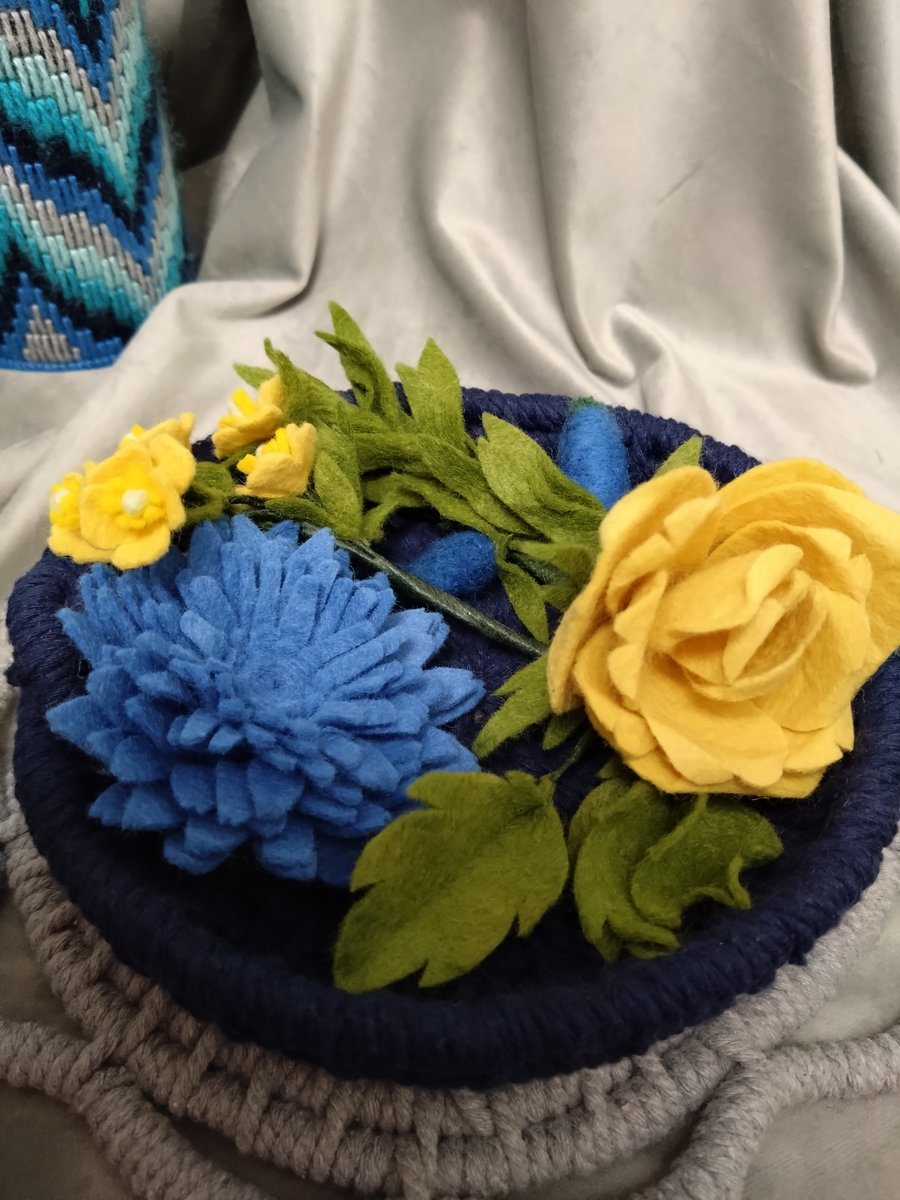 Faux pourri felt flowers basket