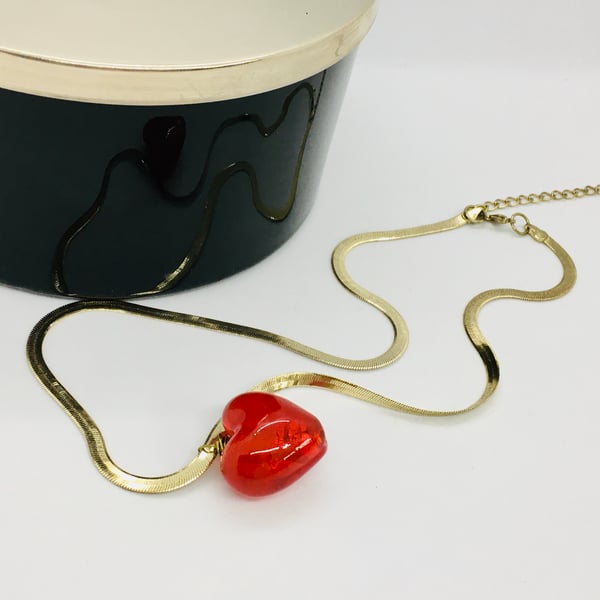 Carrie red heart necklace 