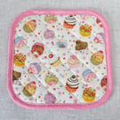 Pot holder, pan holder, quilted, cup cakes