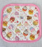 Pot holder, pan holder, quilted, cup cakes - Image 2