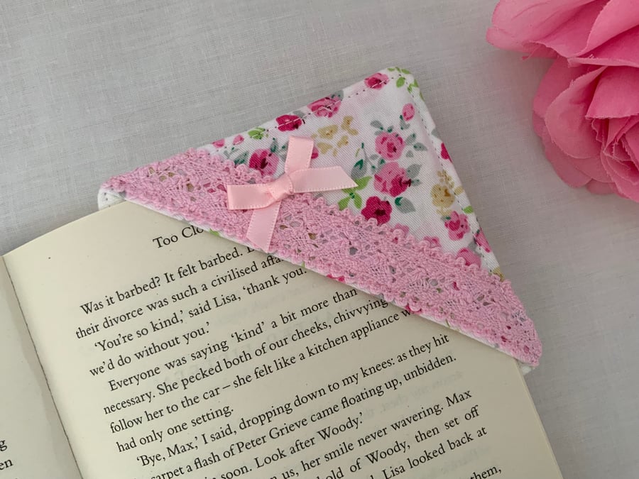 Fabric Corner Bookmark, Page Marker, Readers Gift, Teachers Gift, Bookworm