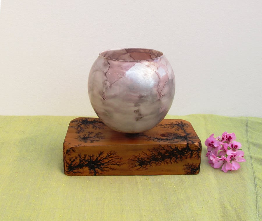 'Omega'. Sweet Little Table Lamp