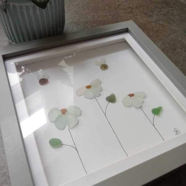 Seaglass Flowers and Bees 