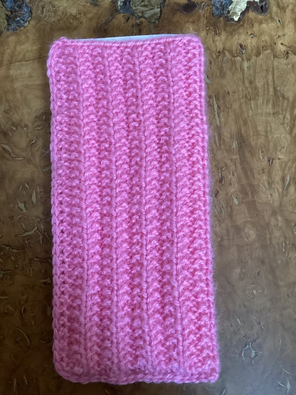 MOBILE PHONE SLEEVE 7x3.5" or 18x9cm KNITTED IN PINK YARN