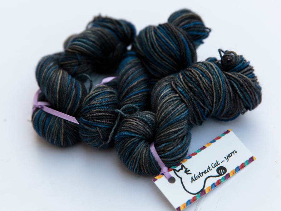 SALE: Pavement - Superwash bluefaced leicester 4 ply 20g mini skeins