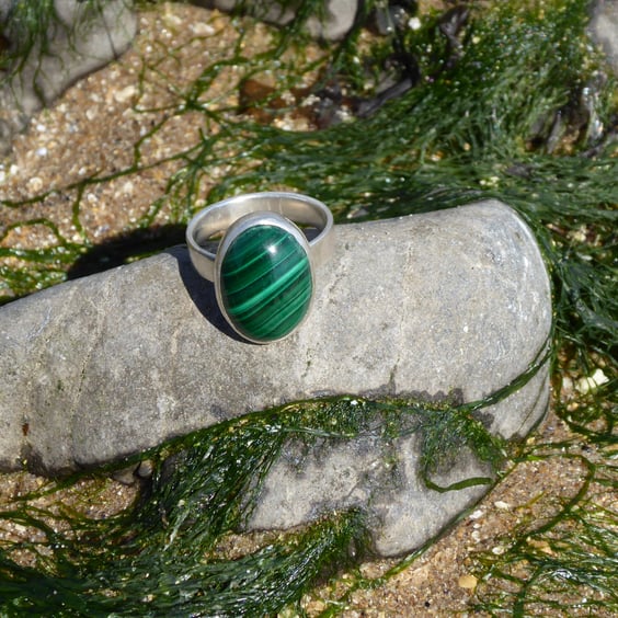 Handmade Sterling Silver Oval Malachite Gemstone Ring UK Q