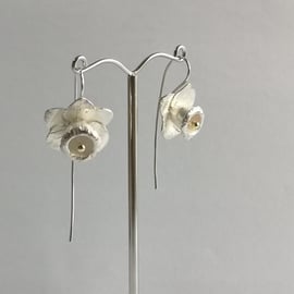 Daffodil drop earrings made from Silver with a Gold bead