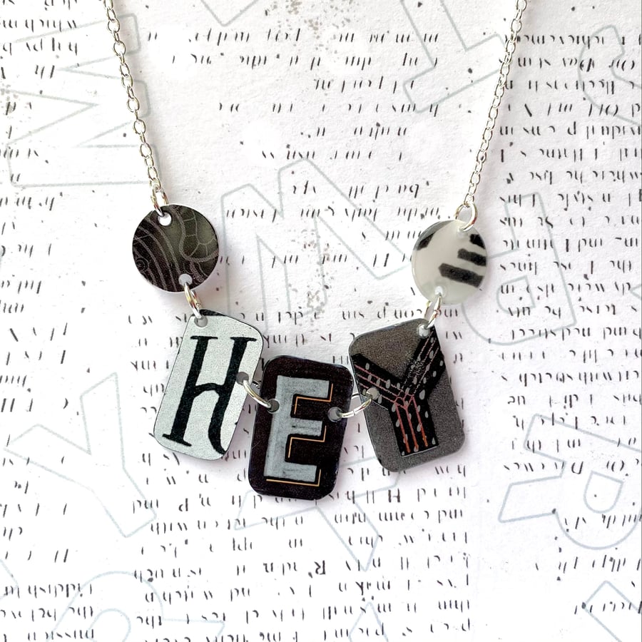 Recycled plastic ‘HEY’ word monochrome necklace