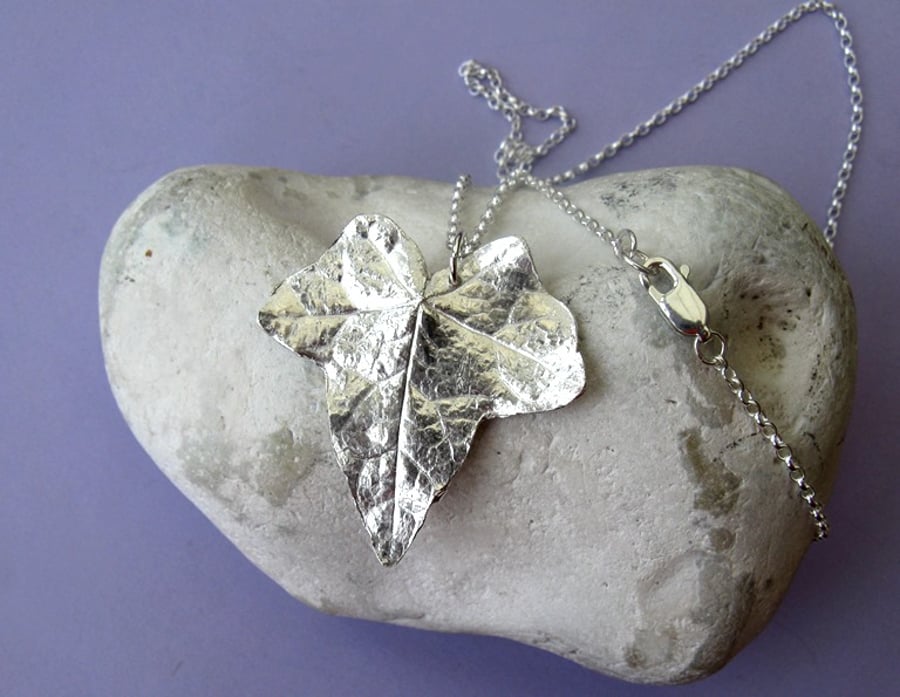 Fine silver ivy leaf necklace