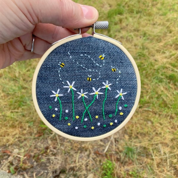 Recycled Denim. Daisy Hoop. Embroidered Hoop. Flower Hoop. Embroidery Hoop. 