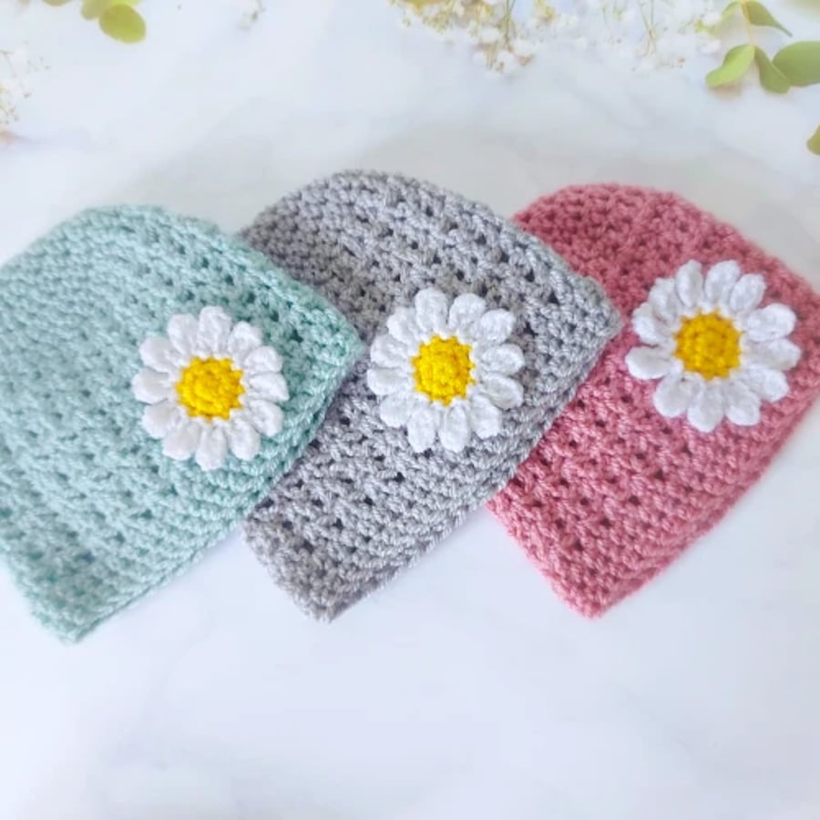 Handmade Crochet Baby Beanie with Daisy – Newborn to 2 Years Baby Hat