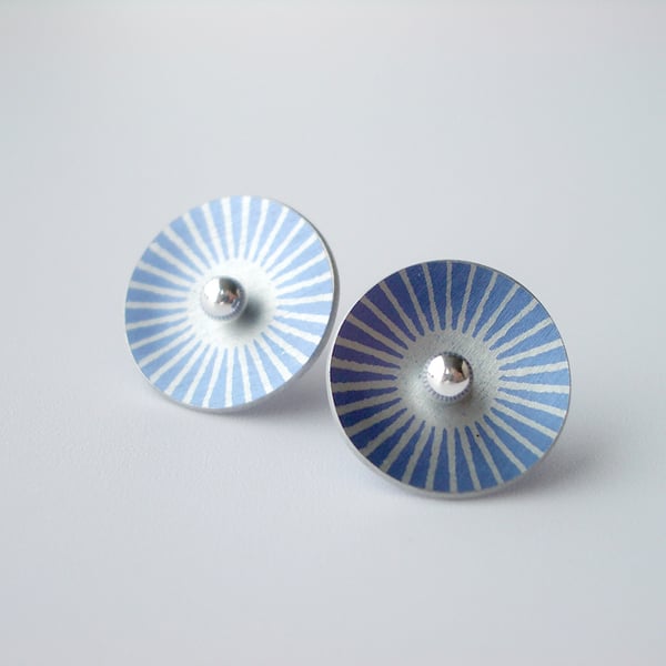 Circle studs in blue and silver with sunburst print