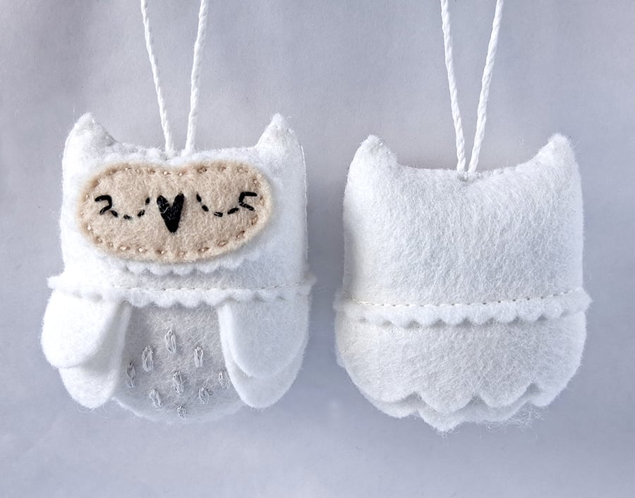 Felt Owl hanging decoration in white
