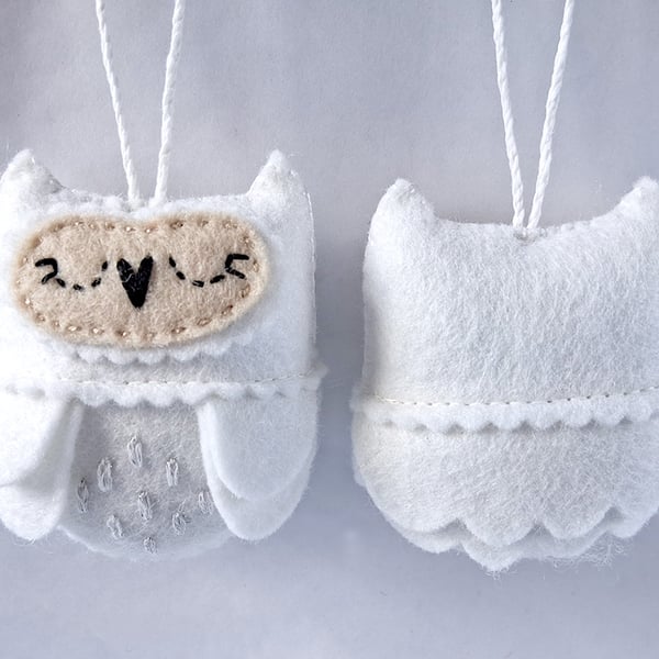 Felt Owl hanging decoration in white