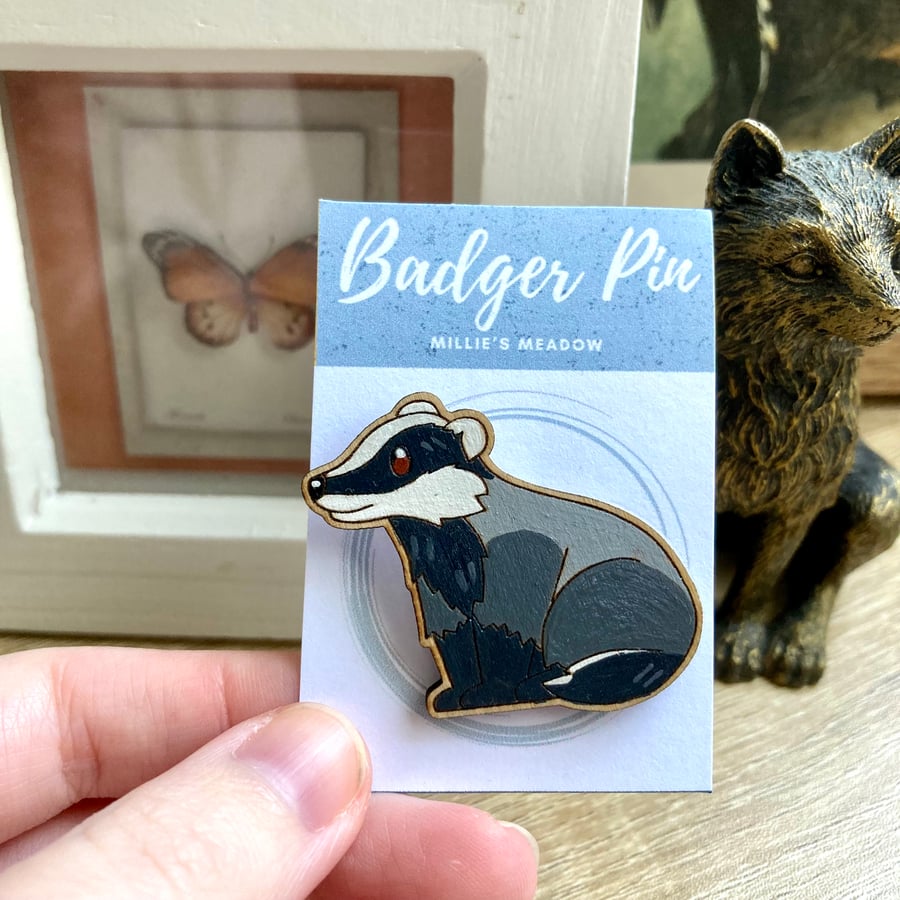 Badger pin badge brooch NEW DESIGN