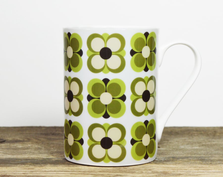 RETRO GREEN FLOWERS Bone China mug - Green Retro flowers