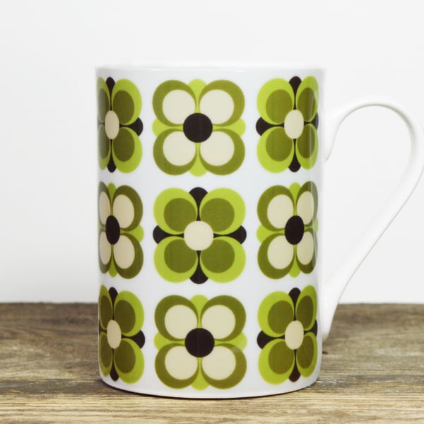 RETRO GREEN FLOWERS Bone China mug - Green Retro flowers