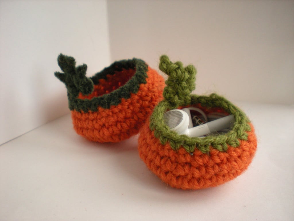 Crochet pumpkin pot earbud cosy pattern