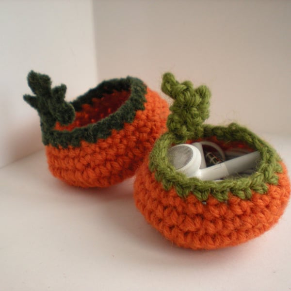 Crochet pumpkin pot earbud cosy pattern