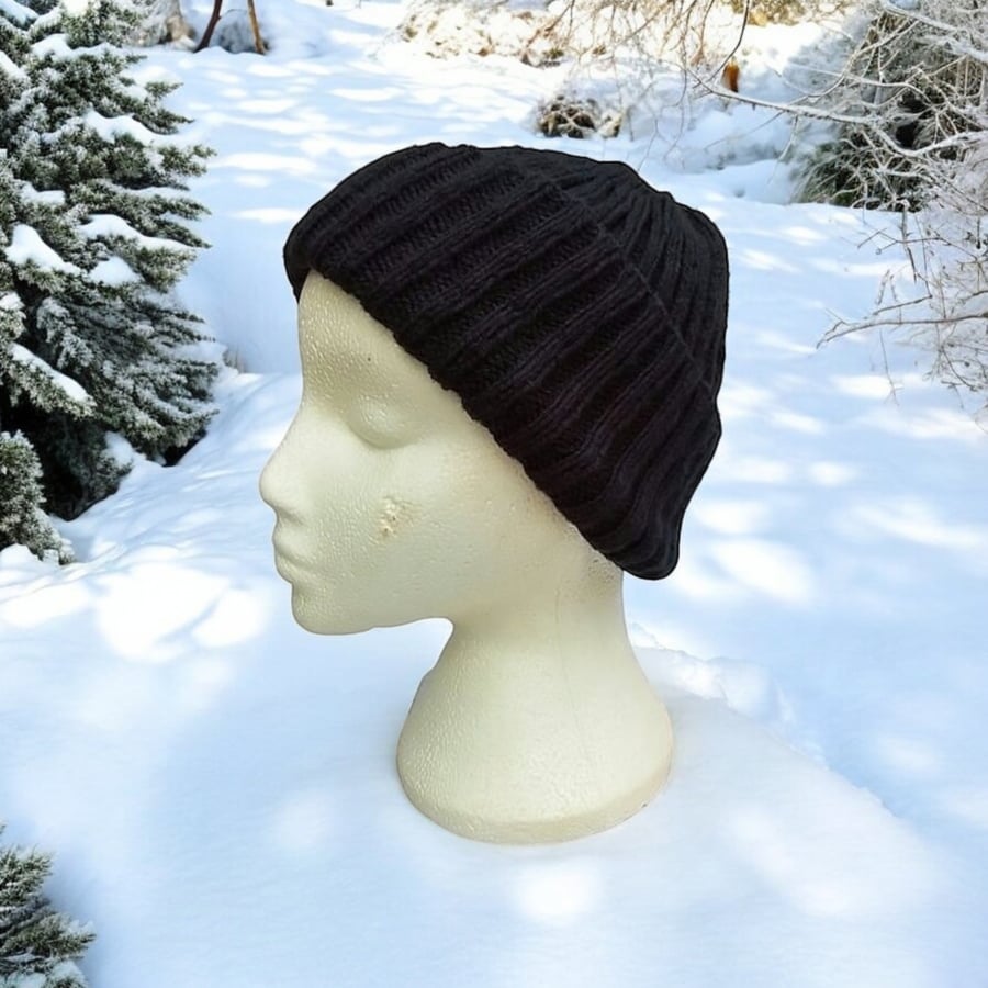 Hand knitted mens ladies traditional hat in black