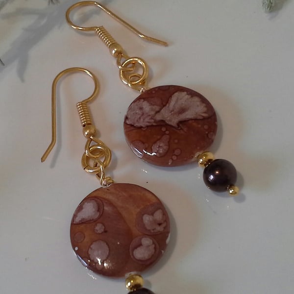 Mother of Pearl & Shell Pearl Earrings Gold Plated