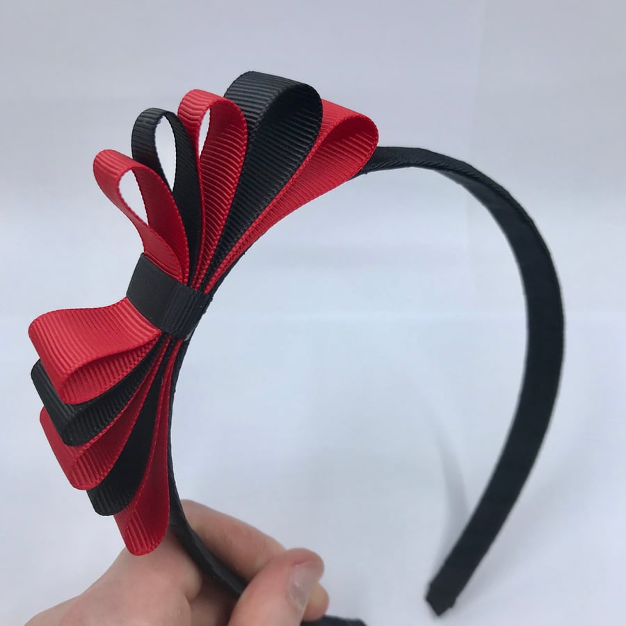 Black Hairband with 5 Layer Black and Red Two-tone Straight Bow