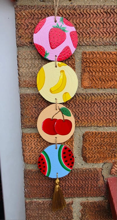 Handmade Wooden Fruit Hanging Decoration Hand-Painted Wooden Cut Pieces
