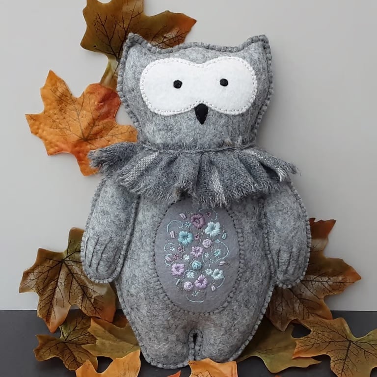 Owl animal doll, owl felt hanging decoration,  woodland owl wall decor 