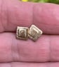 Small square 9ct gold stud earrings - Image 3