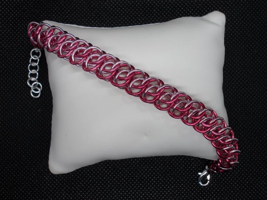 Rose and pink chaninmaille bracelet