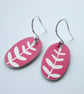 Leaf oval earrings in burgundy  - Image 1