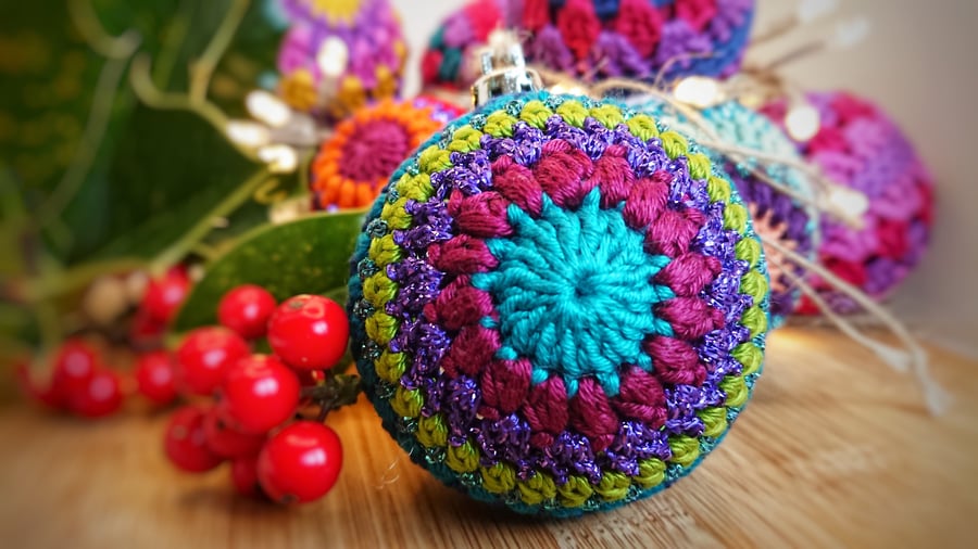 Crochet Christmas Bauble, Christmas Tree Decoration, Hanging Decoration