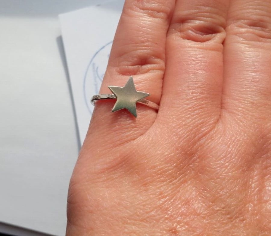 Star Signet Ring Sterling Silver .925 Jewellery Gift Hammered Band UK Size P