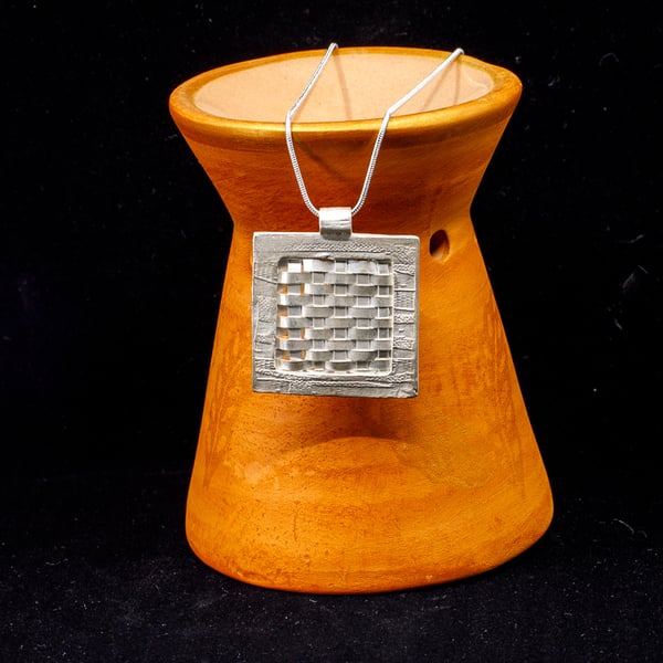 Silver Woven Pendant (FSP131)