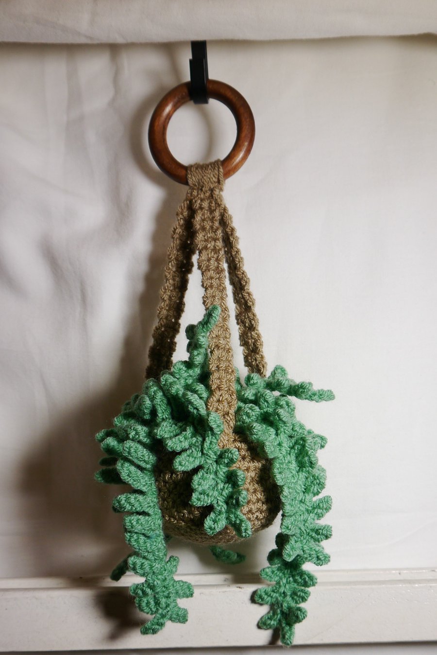 Crochet hanging plant