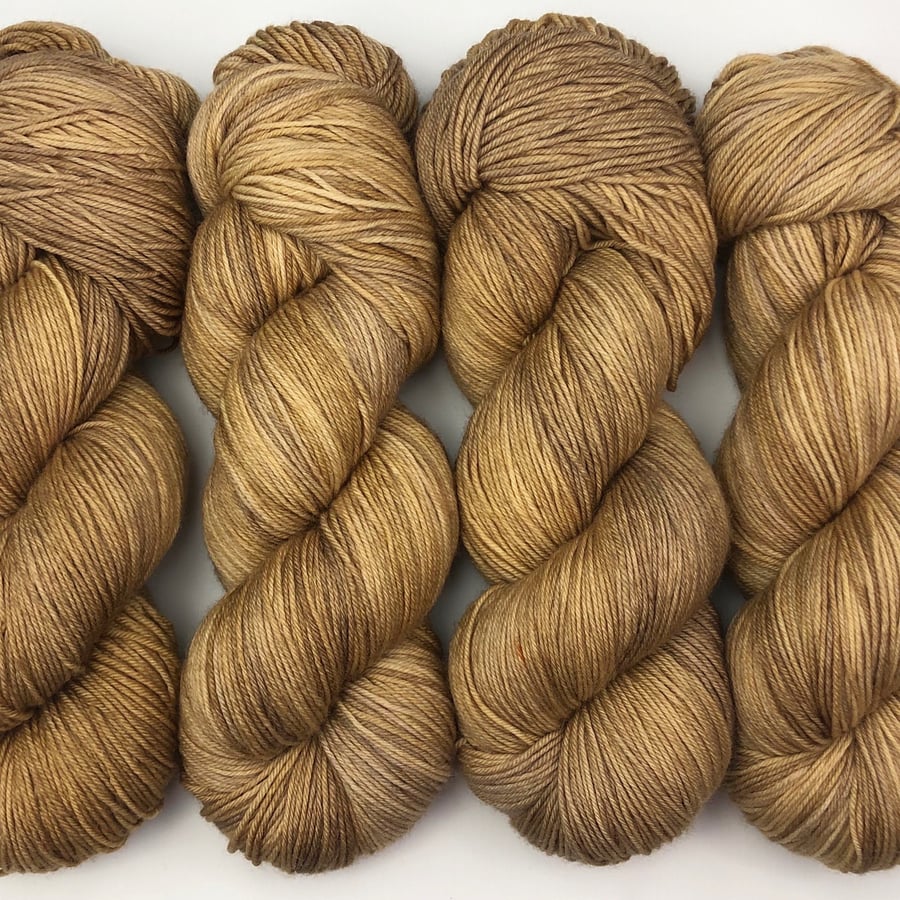 Hand Dyed Yarn: 4ply Deluxe Merino Nylon Sock Yarn - Aurelia