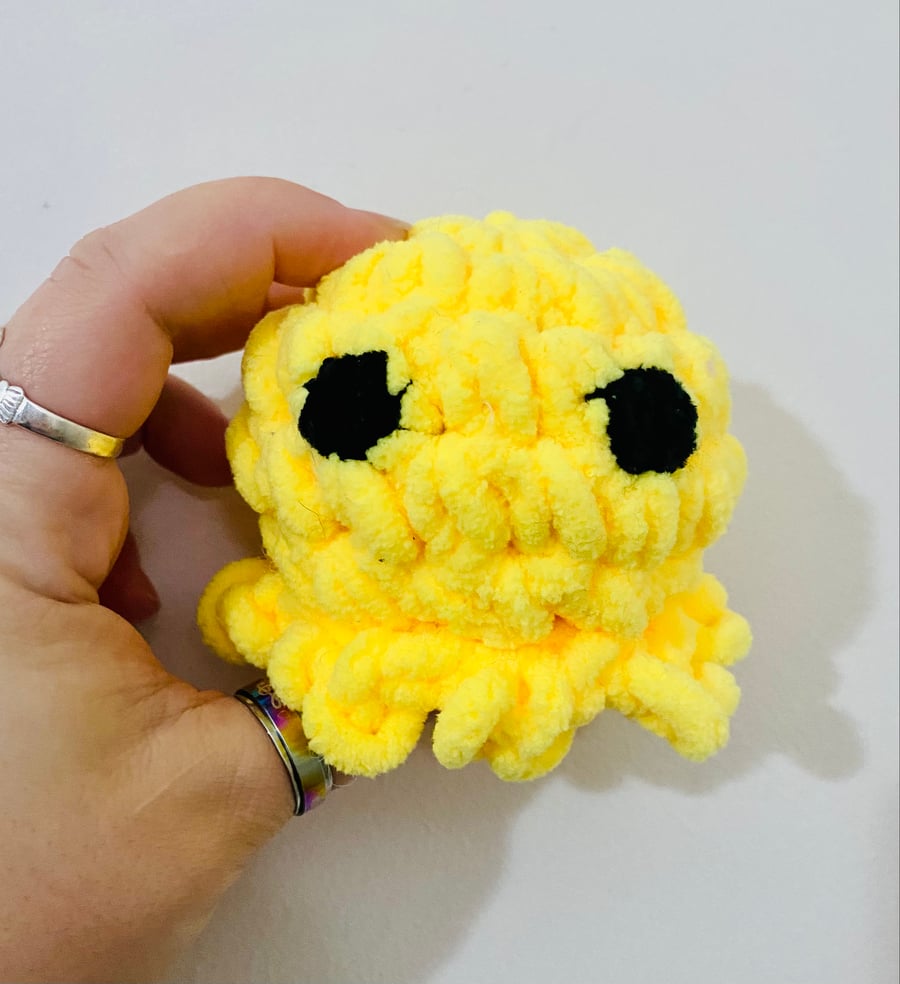 Crochet yellow octopus, octopi