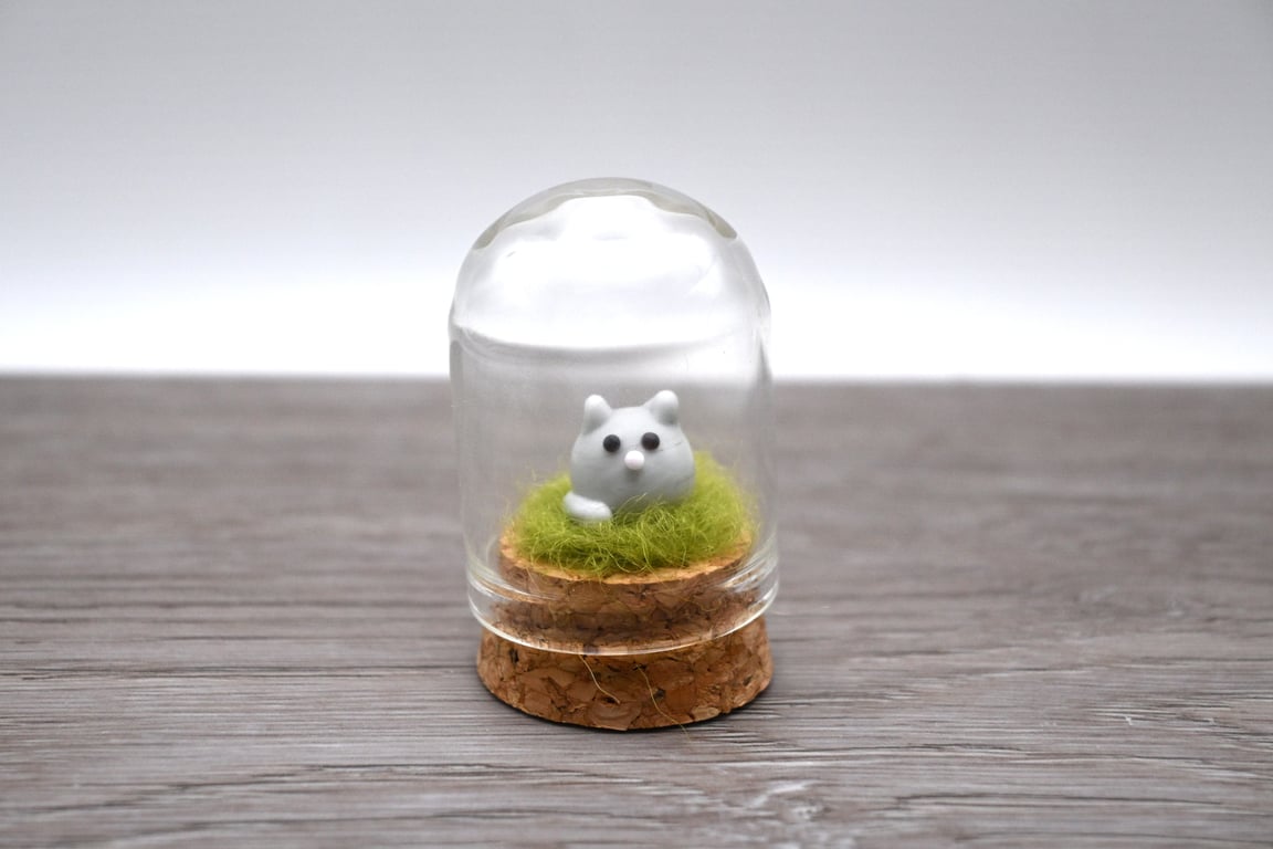 small glass grey cat keepsake figure