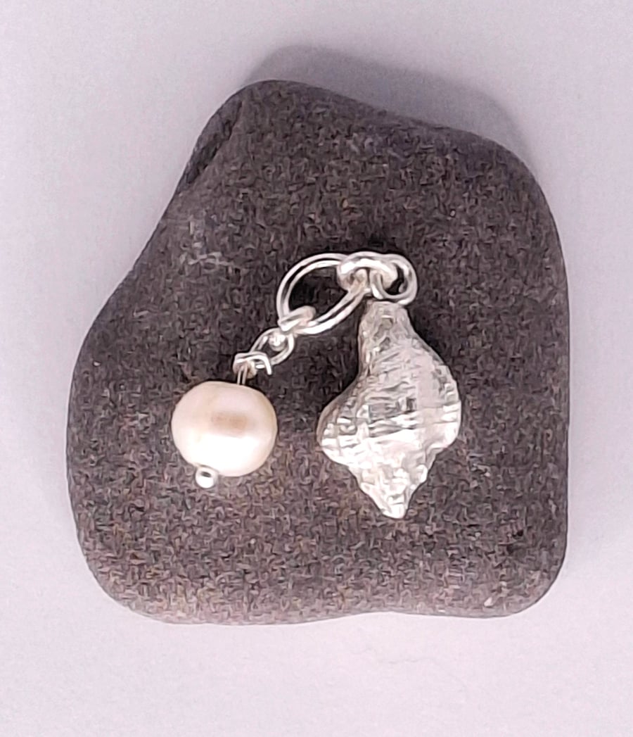 Conch Shell with Freshwater Pearl