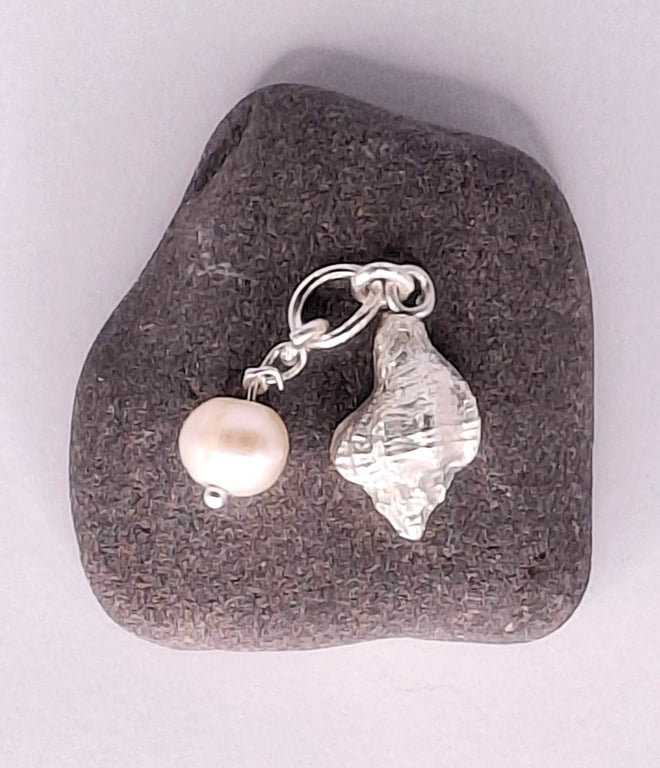 Conch Shell with Freshwater Pearl