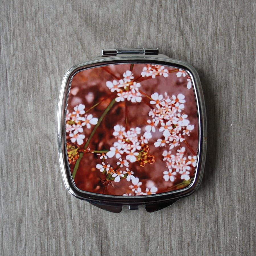 Pocket mirror - compact mirror - Vintage floral print.