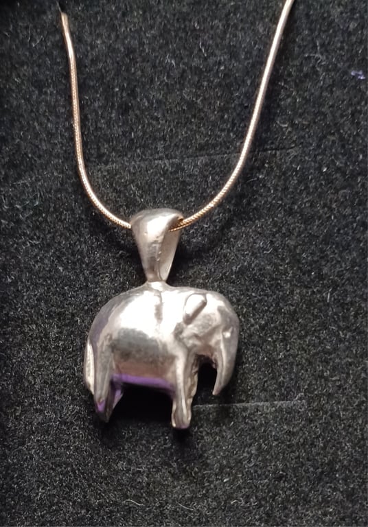 Elephant pendant