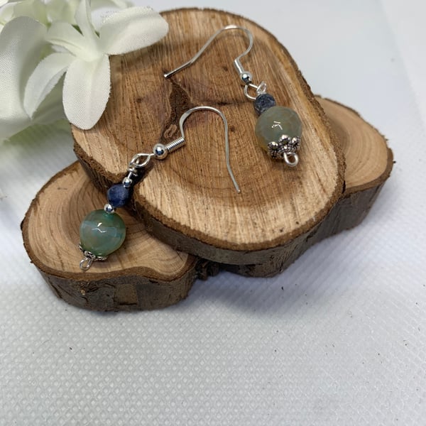 Beautiful natural agate and crystal glass earrings 525