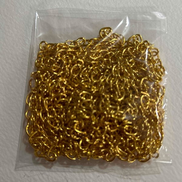 Gold coloured chain for jewellery making (f23)
